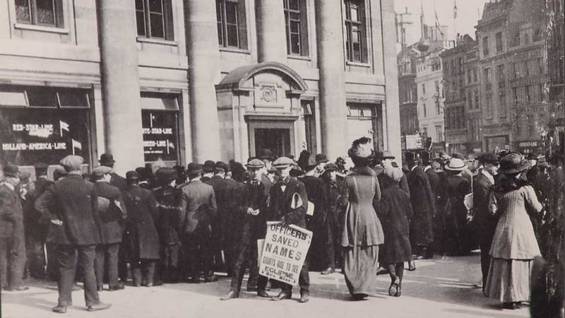 Crowds waiting for news in Southampton