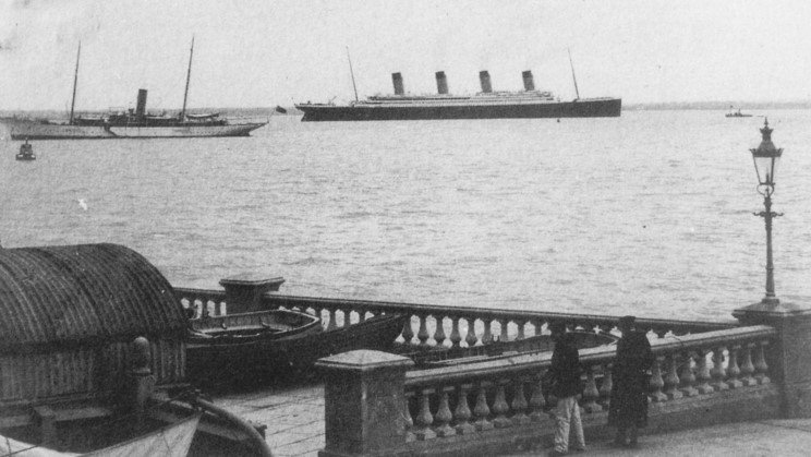 Titanic Passing the Isle of Wight